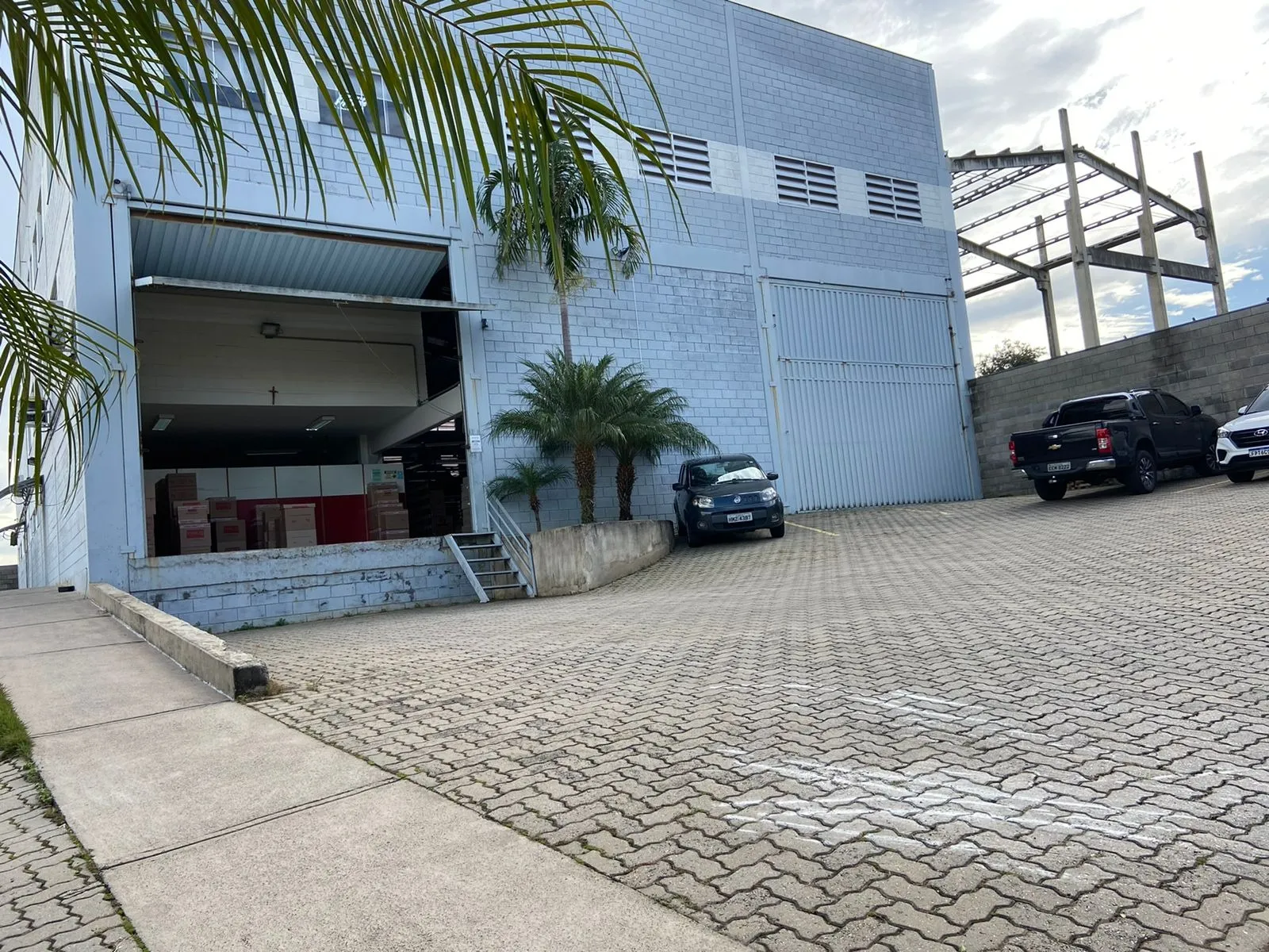 Imagem Galpão Exclusivo: O Espaço Perfeito para seu Negócio Prosperar