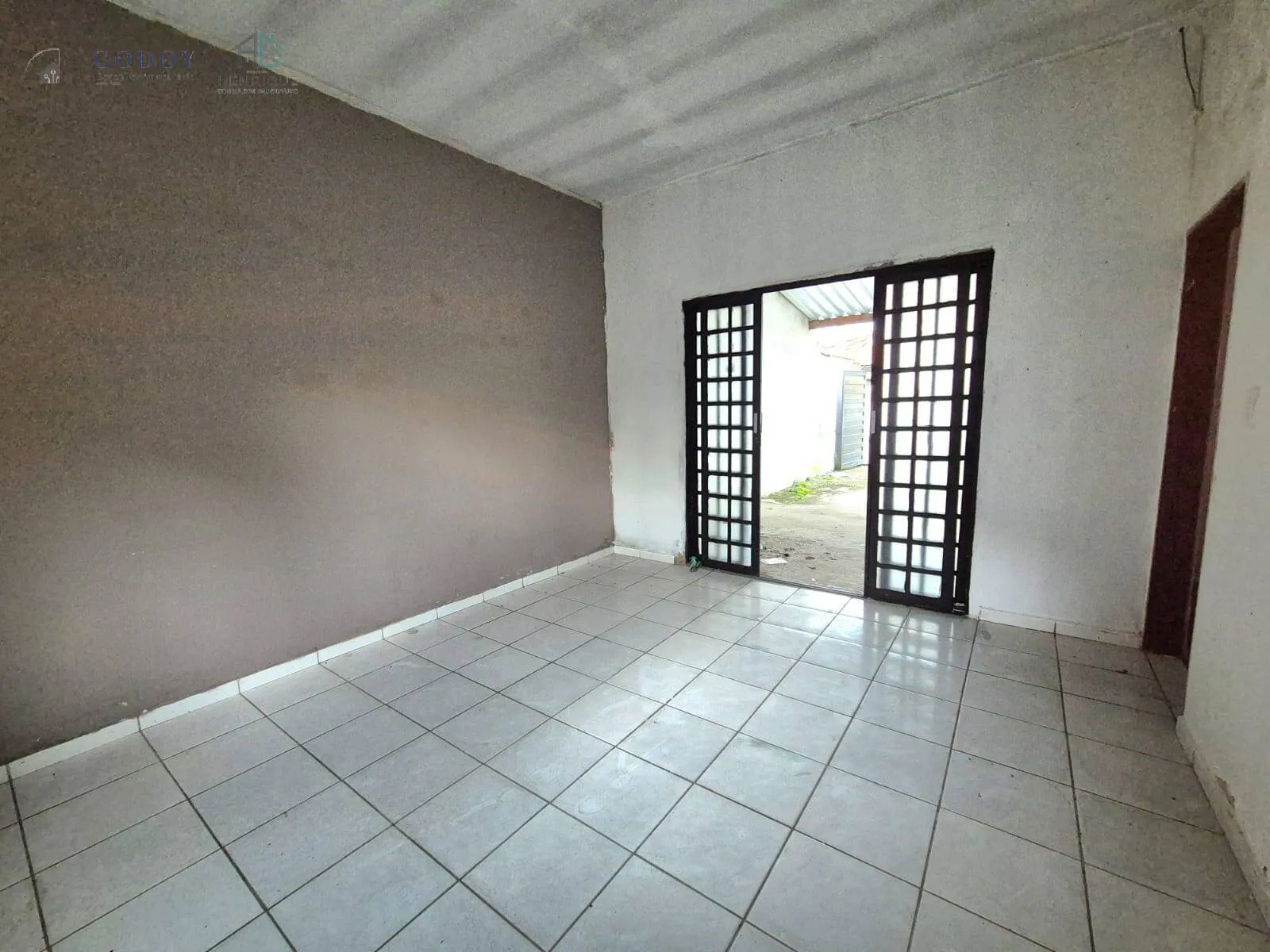 Imagem IMÓVEL COM GRANDE POTENCIAL DE VALORIZAÇÃO - TERRENO AMPLO COM 360M²