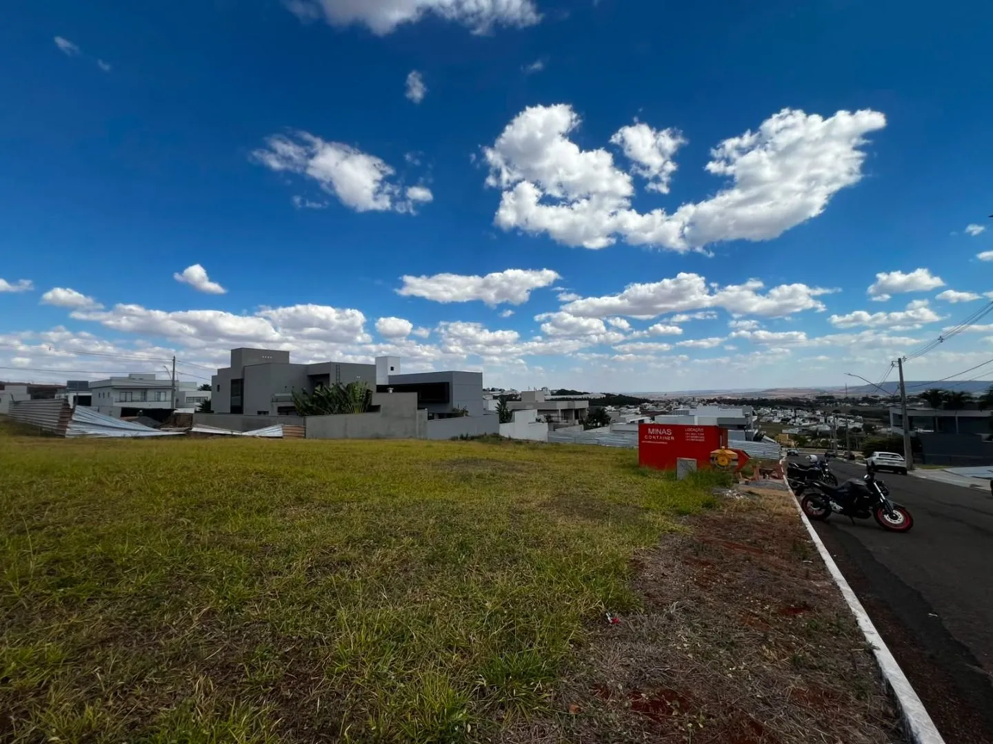 Imagem Terreno à venda, 606 m² por R$ 667.200,00 - Alto dos Caiçaras - Patos de Minas/MG