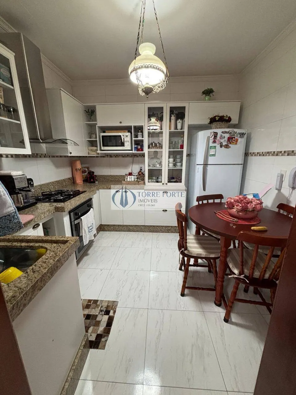Imagem Ótima casa em condomínio fechado com 140 m² 3 suítes 2 vagas de garagem