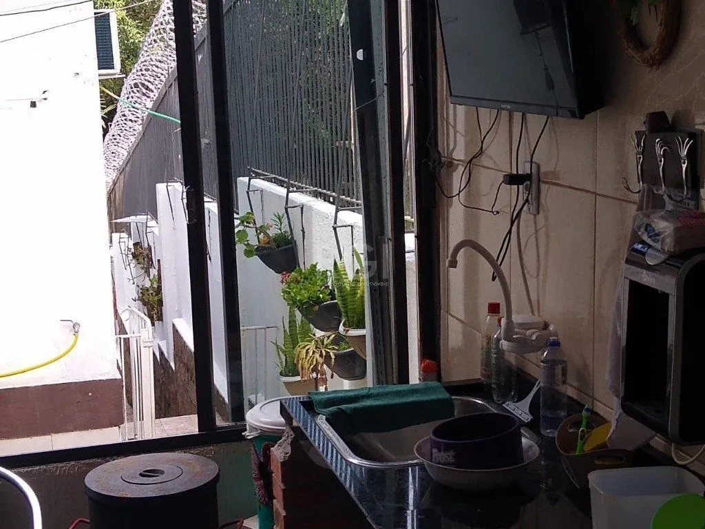 Imagem Casa para Venda - 240m², 3 dormitórios, 3 vagas - Teresópolis