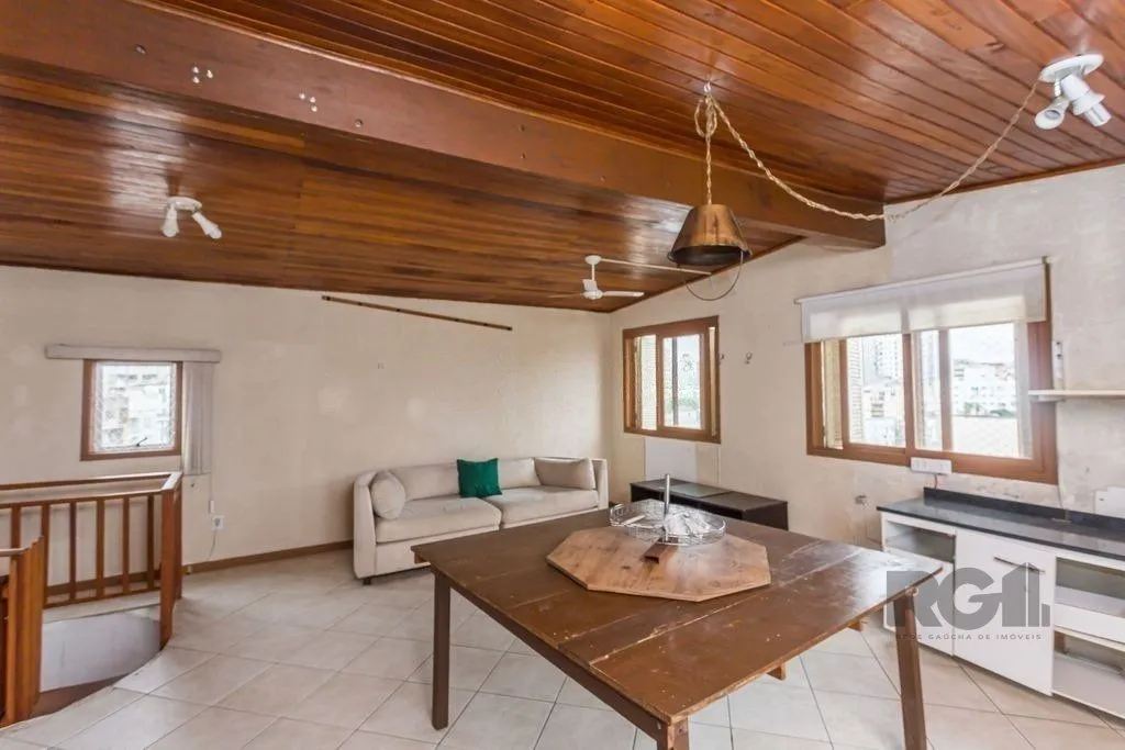 Imagem Excelente cobertura de 150m² 3 dormitórios com 3 banheiros.