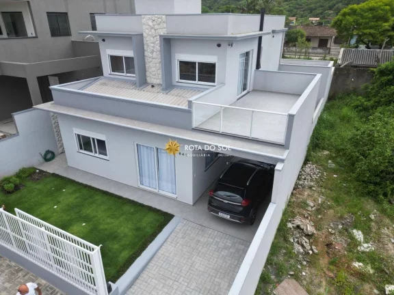 Imagem Casa de praia à venda 6 quartos Praia Zimbros Bombinhas SC