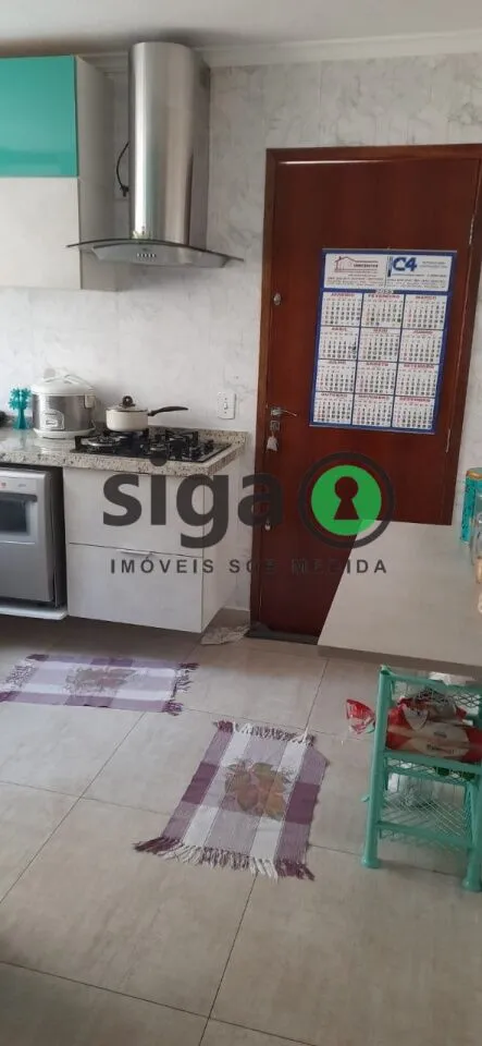 Imagem Sobrado com Quintal Amplo e IPTU Isento em Localização Estratégica.