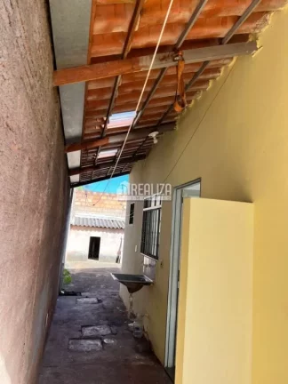 Imagem Casa à venda no Bairro Jardim Itália, Uberaba - 2 dormitórios e 2 garagens!