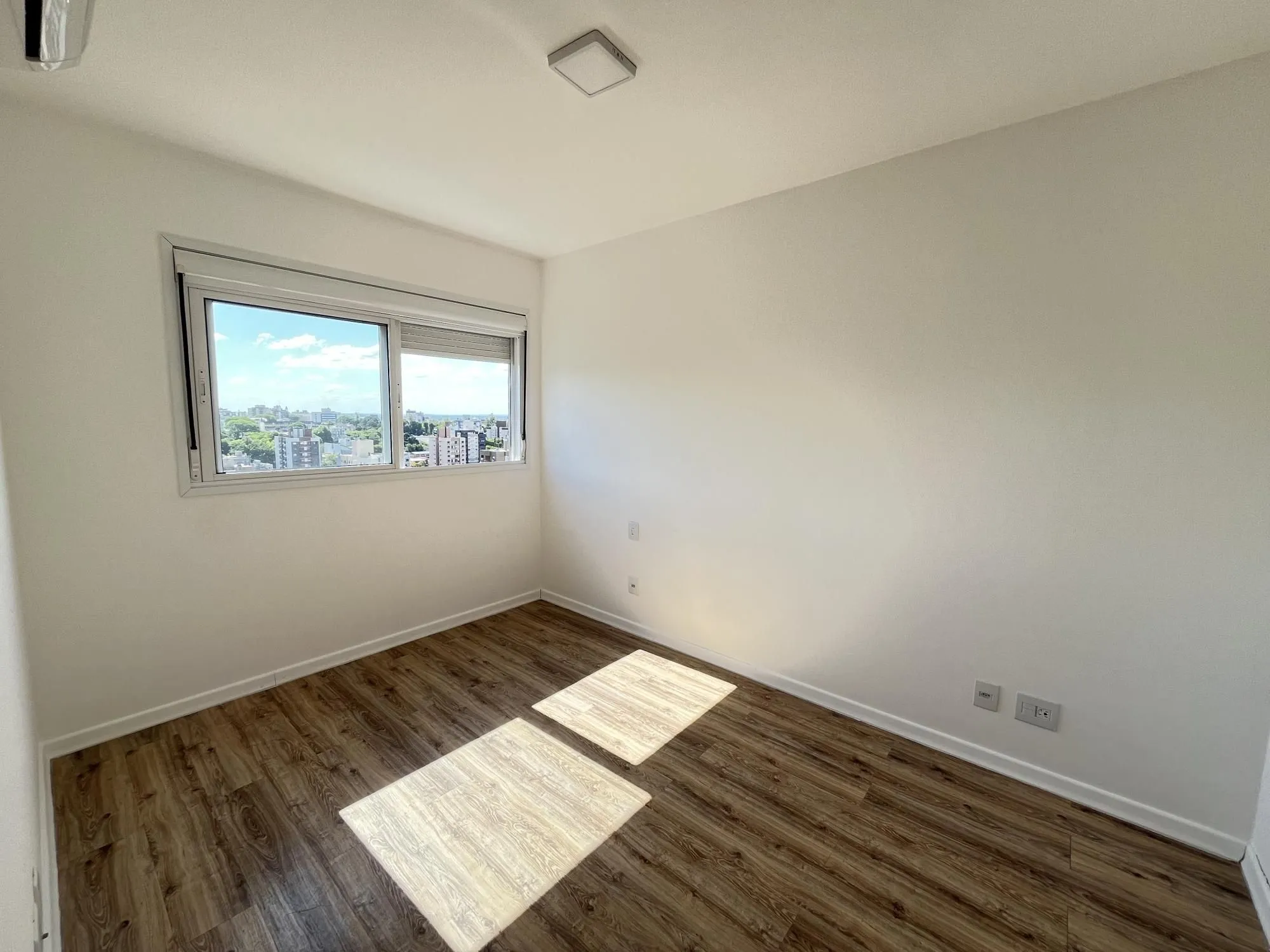 Imagem Apartamento de 2 dormitórios, suíte e 1 vaga de garagem no bairro Passo da Areia