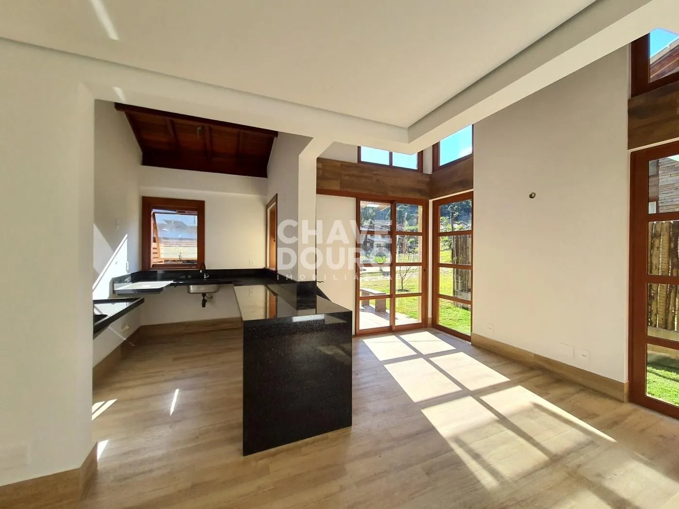 Imagem Charmosa casa em condomínio, para venda em Itaipava, Petrópolis RJ