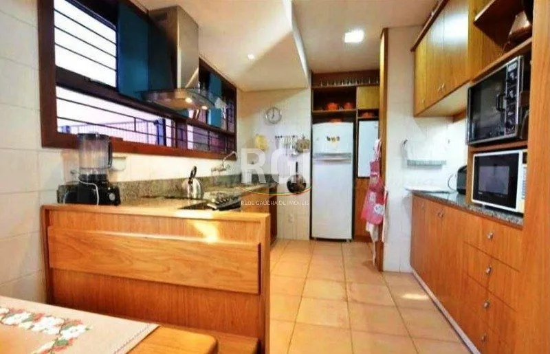 Imagem Casa para Venda - 276m², 3 dormitórios, sendo 1 suites, 5 vagas - Medianeira