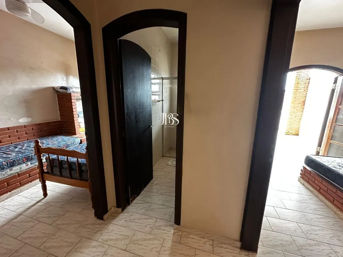 Imagem CASA TÉRREA COM PISCINA E EDÍCULA ASSOBRADADA A 100 METROS DA PRAIA SUARÃO ITANHAÉM