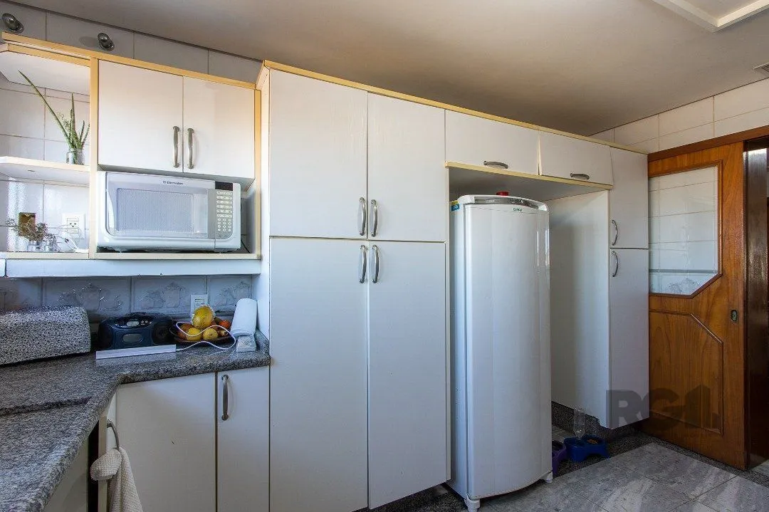 Imagem Casa para Venda - 450m², 4 dormitórios, sendo 4 suites, 5 vagas - Vila Assunção