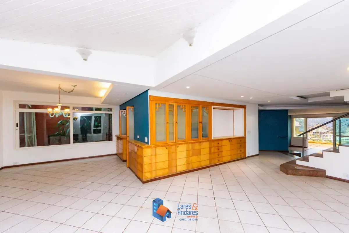 Imagem Casa para venda em Vila Inah com 4 quartos, sendo 3 suítes, 304m²