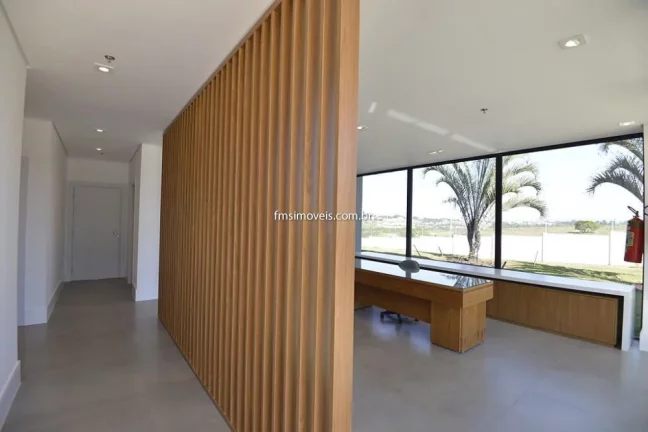 Imagem Galpão Comercial para Locação em Sorocaba-SP, Bairro Cajuru do Sul - 2 Banheiros, 8 Vagas de Garagem, 2.731,68 m² de Área.