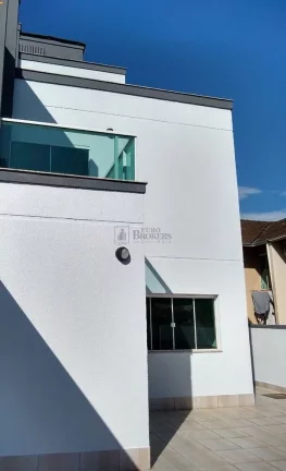 Imagem Sobrado triplex com 3 suítes no Ariribá