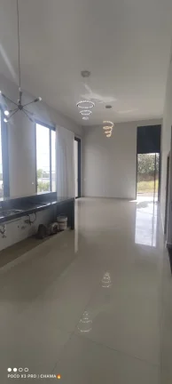 Imagem Casa à Venda com 450m², 3 dormitórios, 3 suítes, 1 sala e 4 vagas!!!