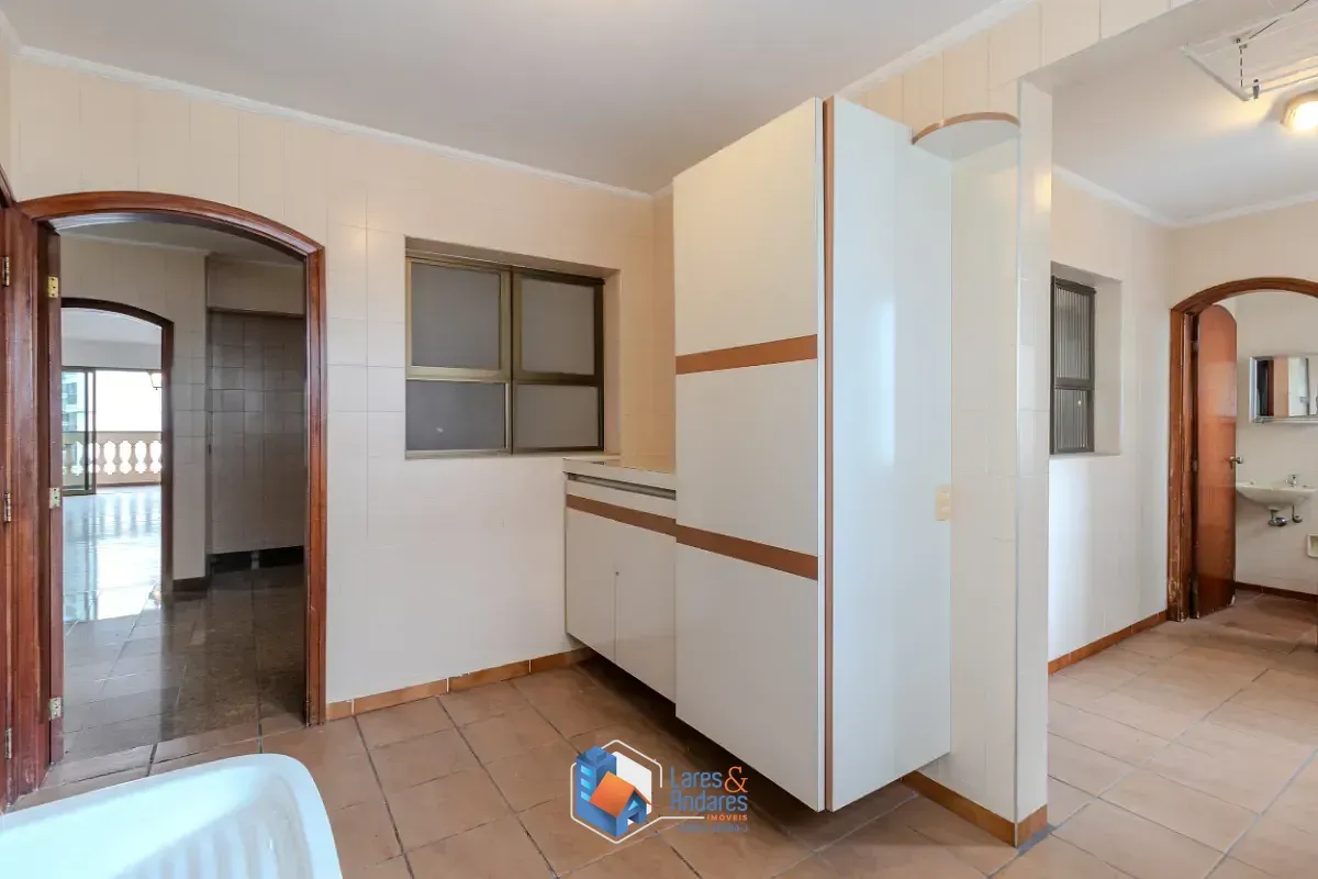 Imagem Apartamento para venda em Campo Belo com 5 quartos, sendo 2 suítes, 210m²