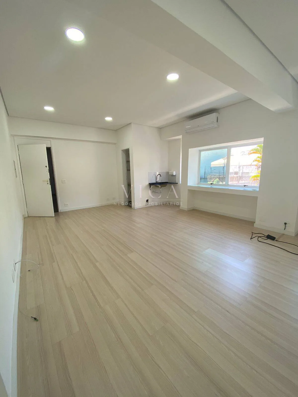 Imagem Alphaville | Sala Comercial 78m² | 3 Banheiros | Pacote R$ 6.000 mês