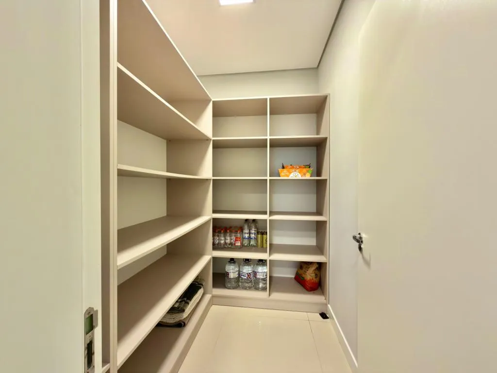 Imagem Casa em Condominio 5 Dormitórios - Bairro --