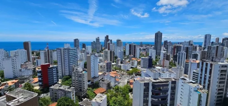 Imagem A 5ª Avenida Imóveis selecionou esse belíssimo apt. no Mansão Giovanni Bellini, Jardim Apipema: 3/4, suite + Gabinete 162m² + 3 garagens + Lazer