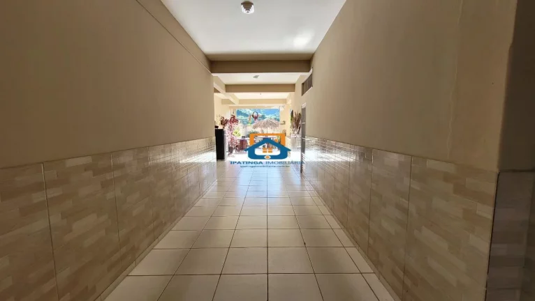 Imagem Casa grande com pontos de Comércio a venda no bairro Veraneio em Santana do Paraíso.