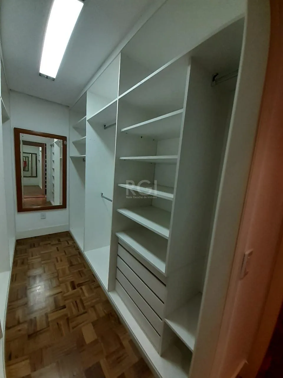 Imagem Apartamento para Venda - 230m², 4 dormitórios, sendo 1 suites, 2 vagas - Petrópolis