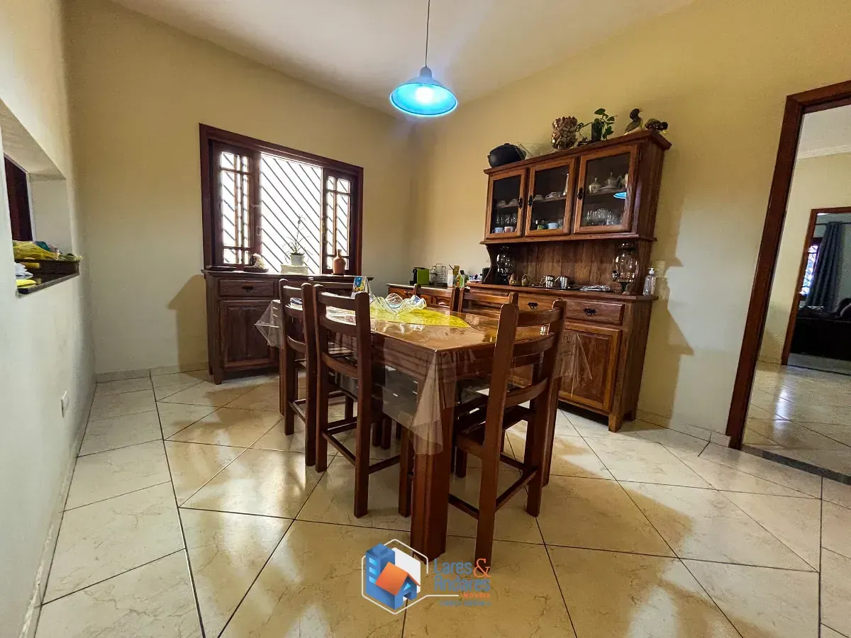 Imagem Casa para venda em Jardim Jua com 3 quartos, sendo 1 suíte, 358m²