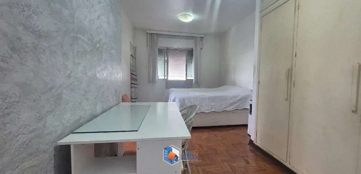 Imagem Casa para venda em Aclimação com 4 quartos, sendo 1 suíte, 215m²
