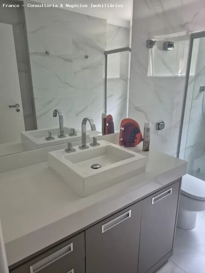 Imagem Apartamento para Venda em Guarujá, Pitangueiras, 5 dormitórios, 2 suítes, 4 banheiros, 2 vagas