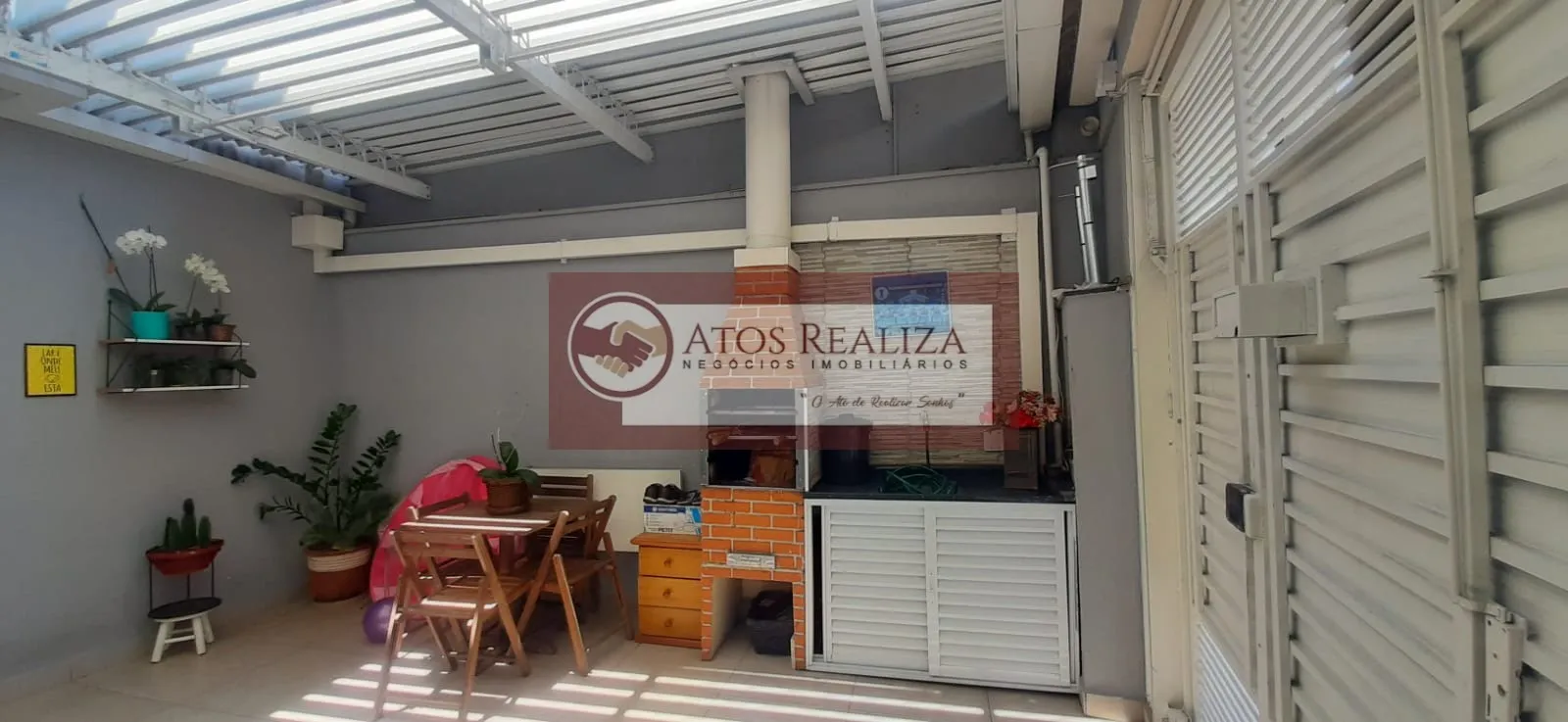 Imagem Vendo oportunidade na região de campo grande - São Paulo, Sobrado com 3 dormitórios, 1 suíte, 3 banheiros, 1 vaga coberta com basculante de ventilação, Churrasqueira, sistemas de monitoramento moderno e inteligente.