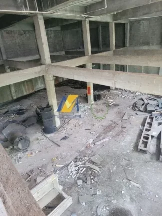 Imagem Galpão com grande área e acesso para caminhões em Mogi das Cruzes