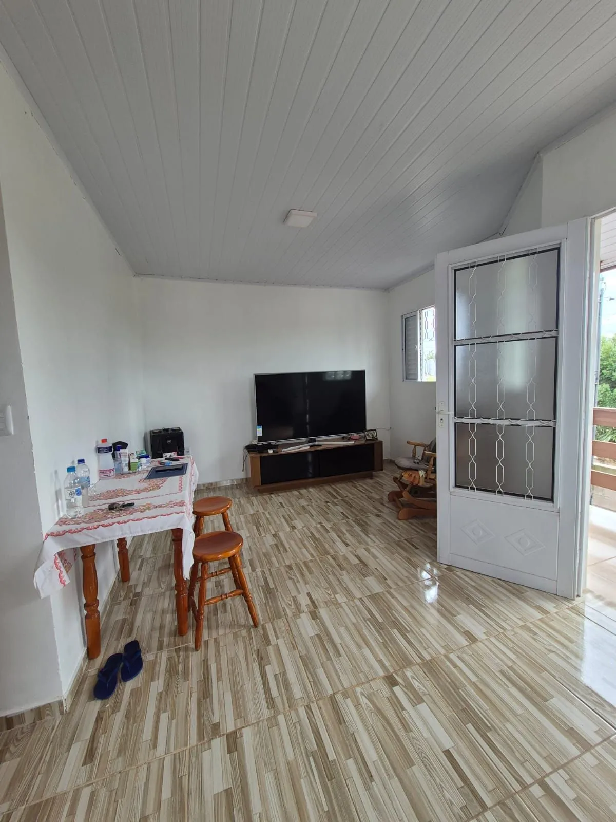 Imagem Belíssima casa de 2 dormitórios com um amplo pátio na cidade de Passo Fundo
