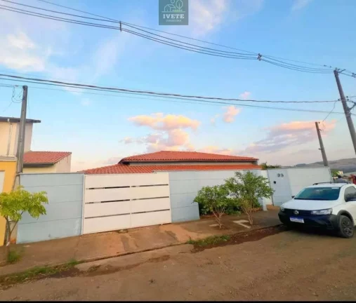 Imagem VENDO AMPLA CASA COM LINDA VISTA PARA AS MONTANHAS NA CIDADE DE SOCORRO-SP!!️