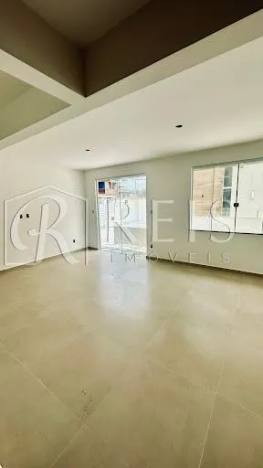Imagem Casa para Venda em Rio das Ostras, Recreio, 2 dormitórios, 2 suítes, 4 banheiros, 2 vagas