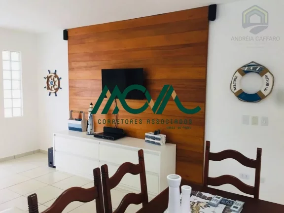 Imagem Casa com Piscina e Localização Privilegiada no Centro de Itapoá, Perto da Prefeitura