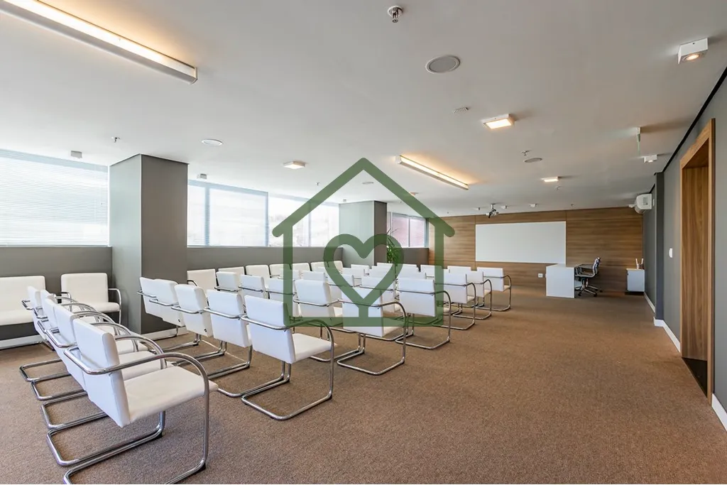 Imagem Sala comercial de 37m2 no 7º andar da Rua Gutemberg, 151, Torre 2, na Zona Petrópolis, com piso po...