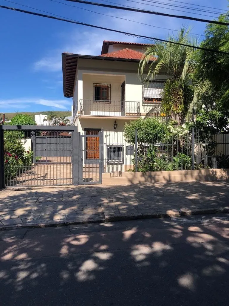 Imagem Casa para Venda - 225.91m², 4 dormitórios, sendo 2 suites, 1 vaga - Nonoai