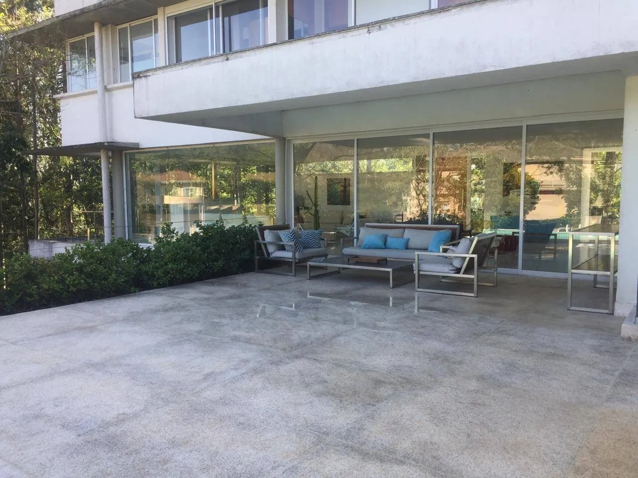 Imagem Casa Espetacular em Tamboré - 4 Suítes, Piscina, Sauna e 7 Vagas de Garagem com Vista Permanente para Área Verde