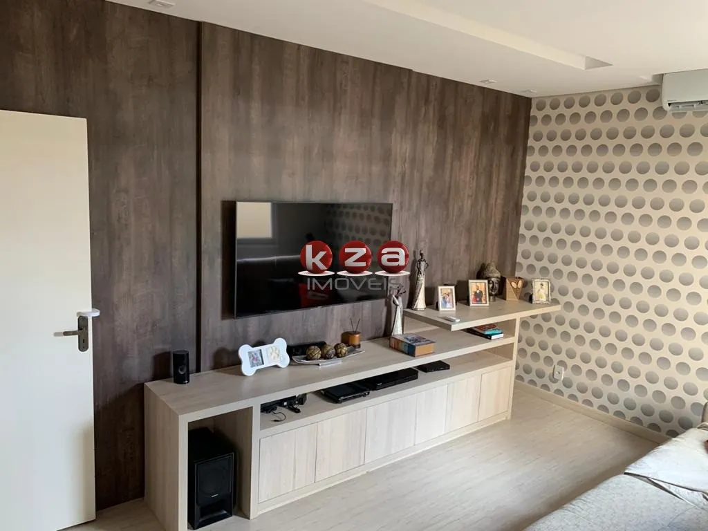 Imagem Impecável casa em condomínio à venda em Valinhos-SP, bairro Pinheiro: 3 quartos, 3 suítes, 3 salas, 5 banheiros, 4 vagas, 265m².