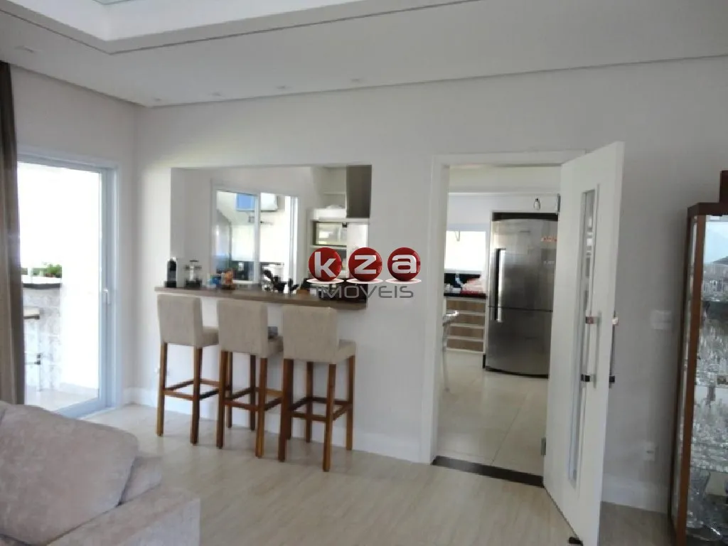 Imagem Casa de luxo em condomínio exclusivo: 3 suítes, 3 salas, 6 banheiros, 2 vagas na cidade de Valinhos-SP no Condomínio Portal do Lago.