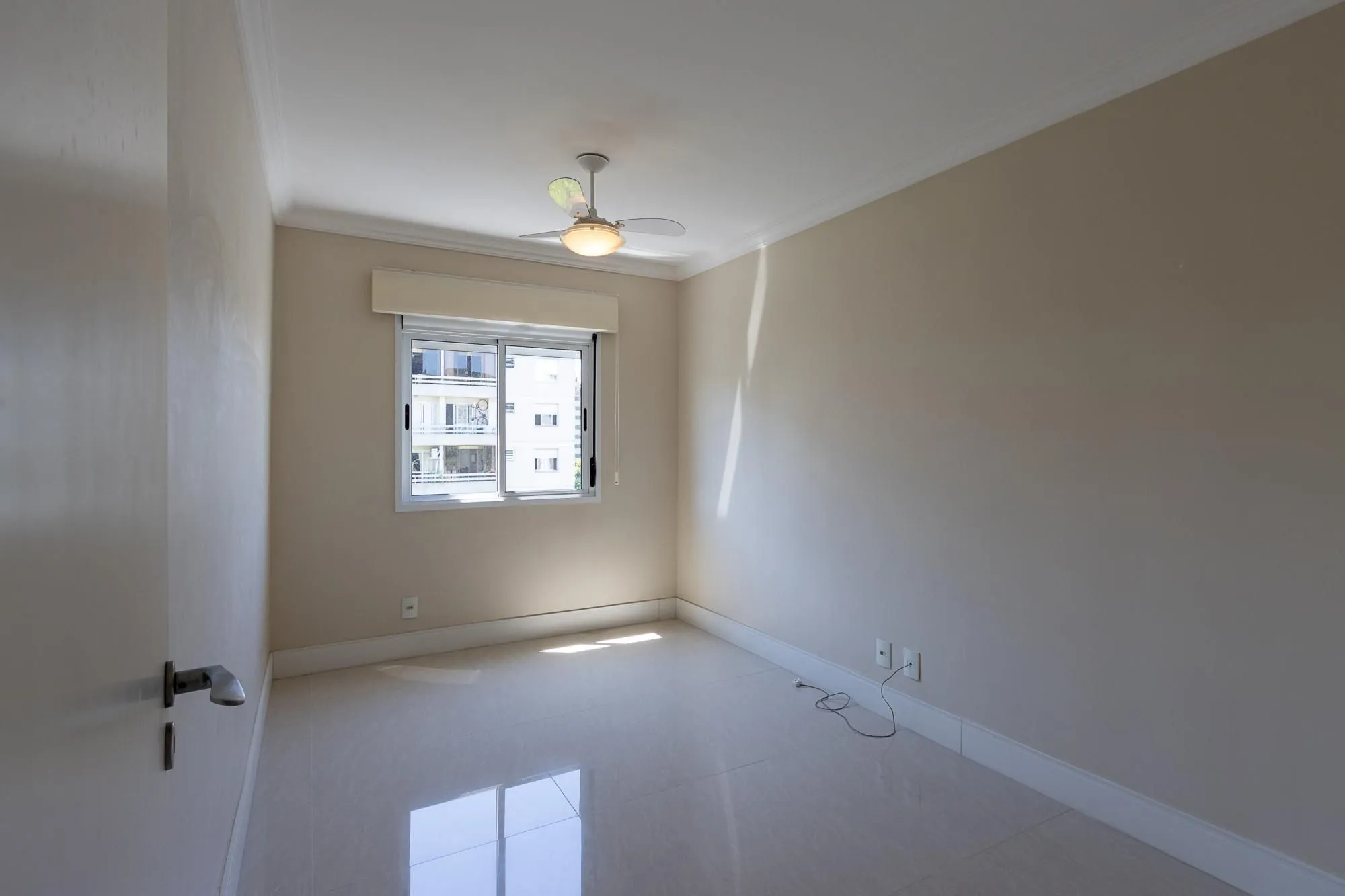 Imagem Apartamento de 3 dormitórios, 1 suíte e 2 vagas escrituradas no bairro Tristeza.