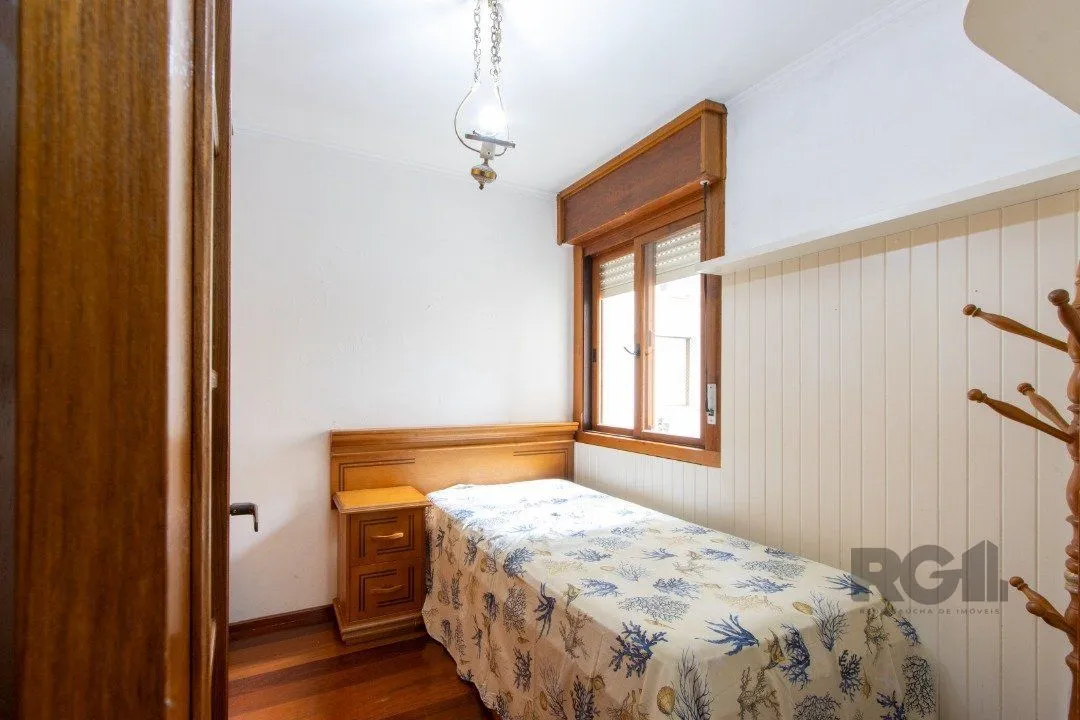 Imagem Apartamento semi mobiliado de 3 quartos com suíte no bairro Tristeza junto ao Colégio Mãe de Deus