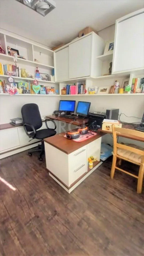 Imagem Casa para Venda - 165m², 3 dormitórios, sendo 3 suites, 1 vaga - Hípica