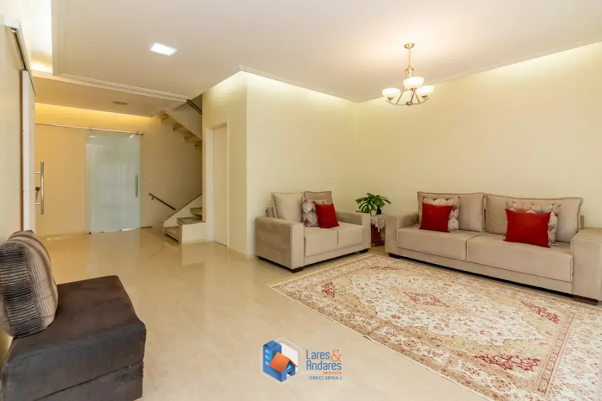 Imagem Sobrado para venda em Jardim Maria Estela com 3 quartos, sendo 3 suítes, 500m²