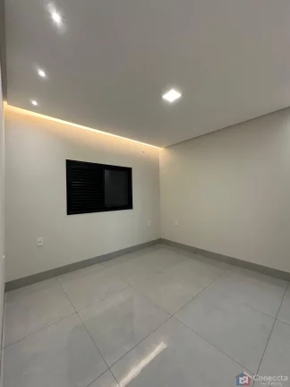 Imagem Casa à Venda no Afonso Queiroz em Patos de Minas – 3 Quartos, Suíte, Churrasqueira e Segurança