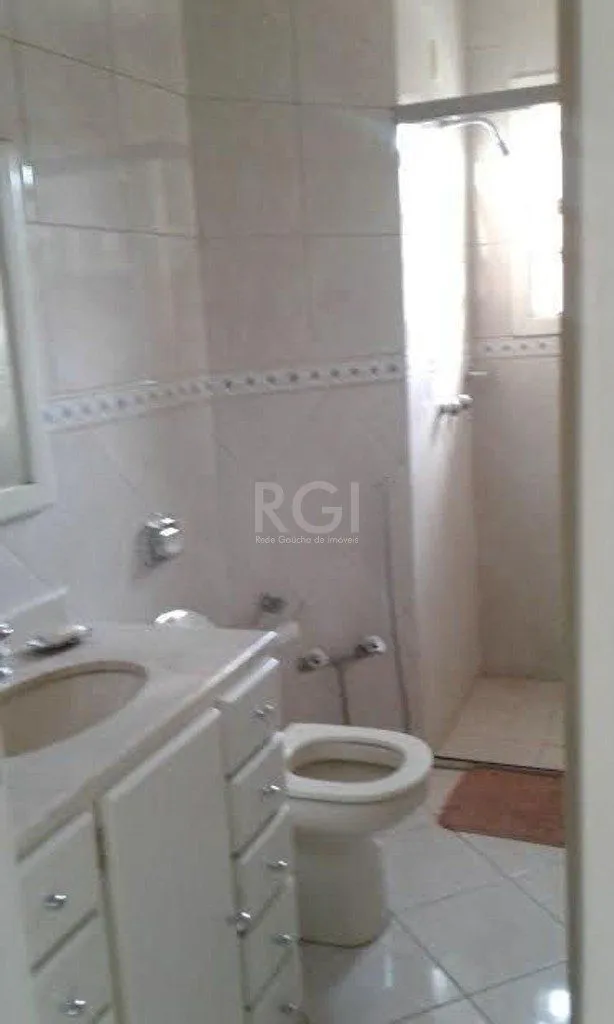 Imagem Excelente casa em condominío de 350m² com 03 dormitórios sendo 02 suítes.