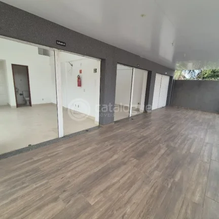 Imagem Alugo 9 salas comerciaide 24 e 18 m2 com banheiro e espaço pra cozinha
