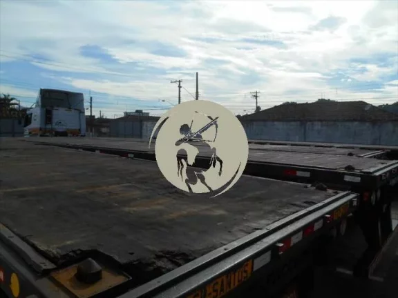 Imagem DEPÓSITO, CABEM 7 CARRETAS, TODA MURADA PRÓXIMA A NOSSA SRA. DE FÁTIMA