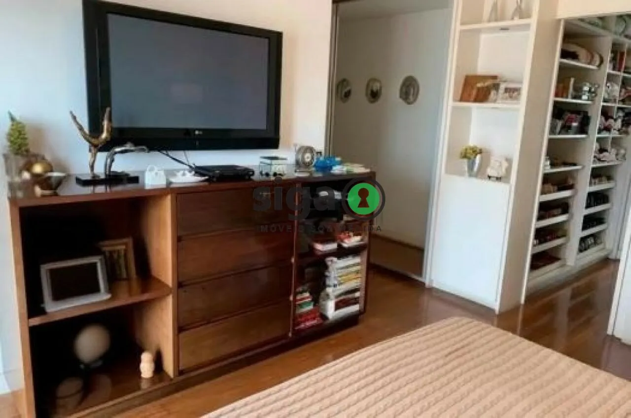 Imagem Apartamento em Moema Alto Padrão - 275m², 3 quartos e 4 Vagas!