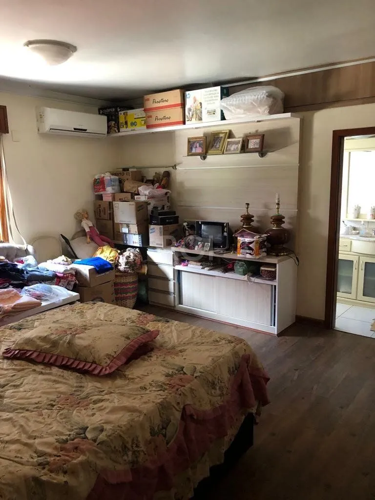 Imagem Casa para Venda - 225.91m², 4 dormitórios, sendo 2 suites, 1 vaga - Nonoai