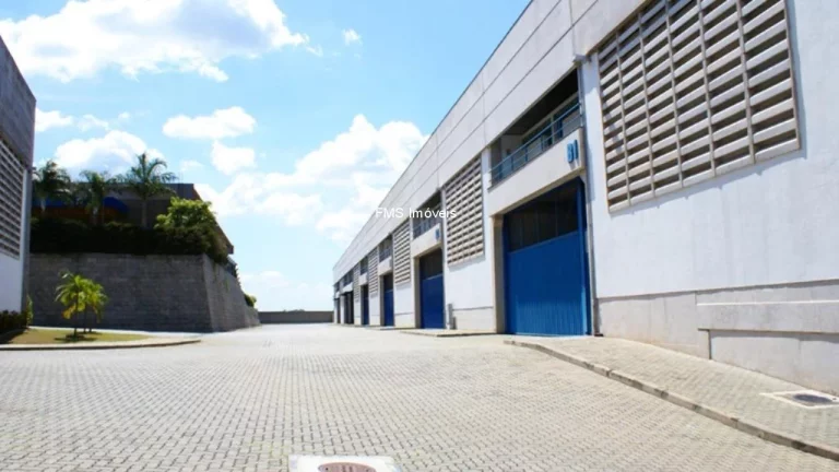 Imagem Galpão com 1.415m2 em Cotia/SP