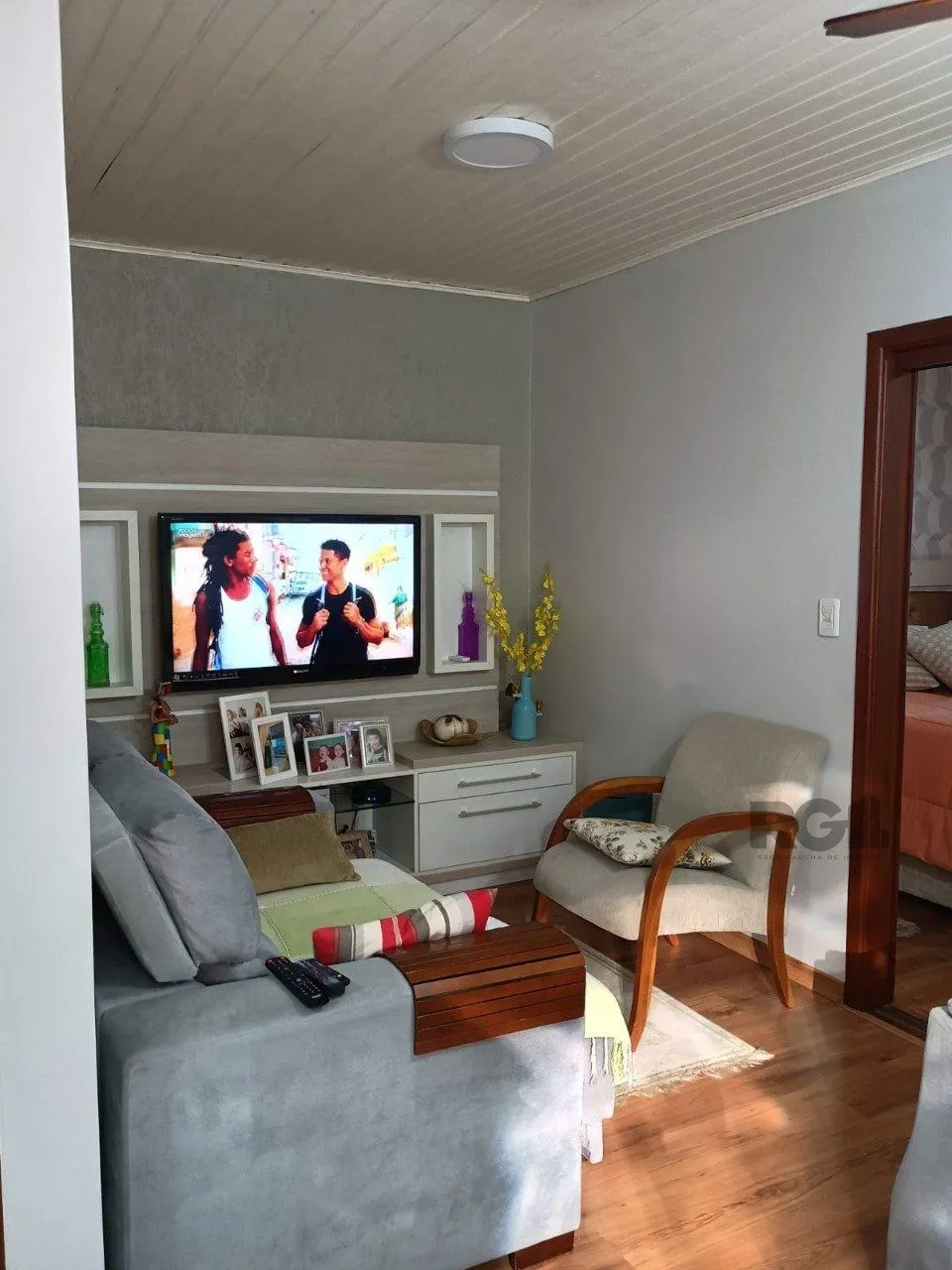 Imagem Casa 2 dormitórios, vagas de garagem, Bairro Parque da Matriz